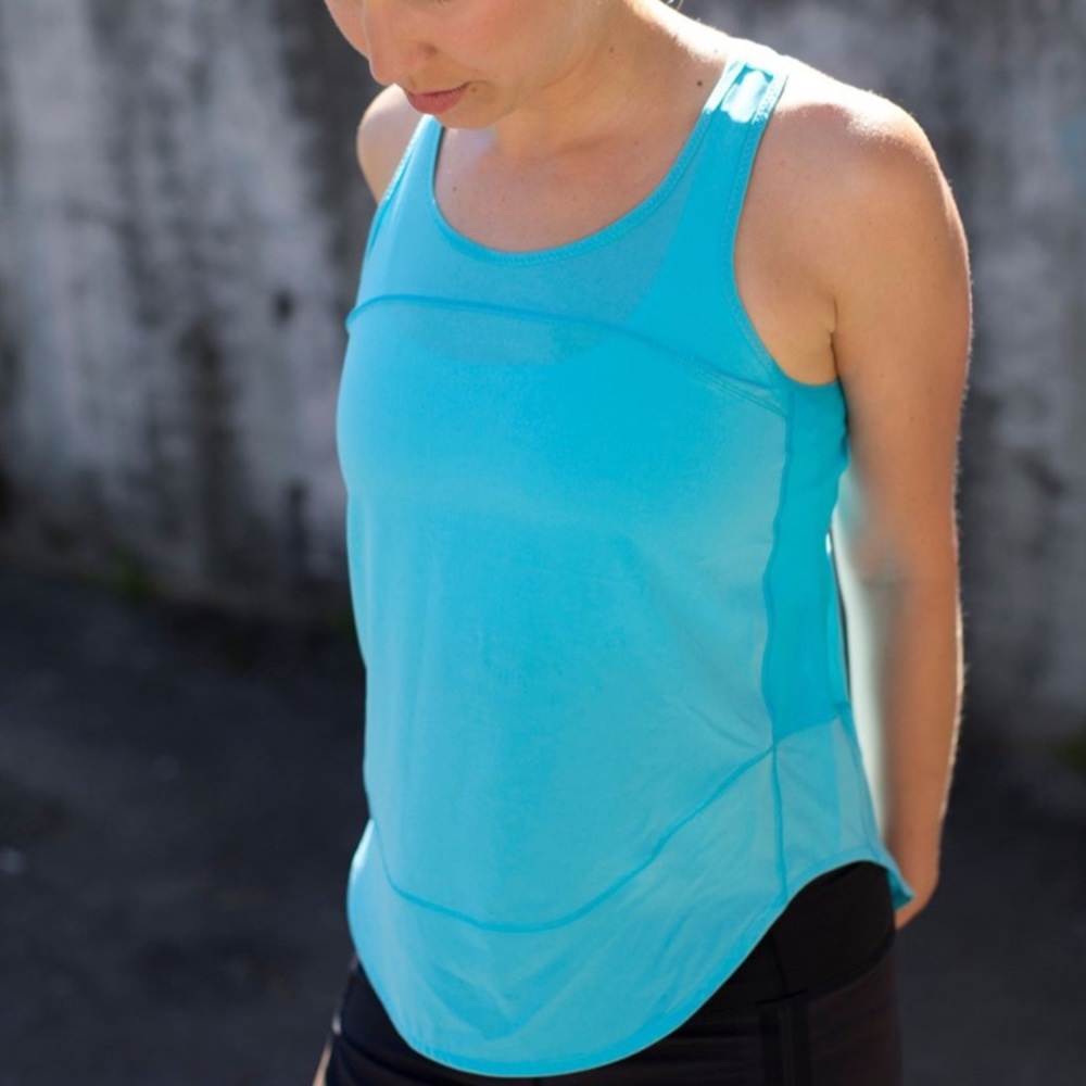Lululemon run featherweight singlet size 4